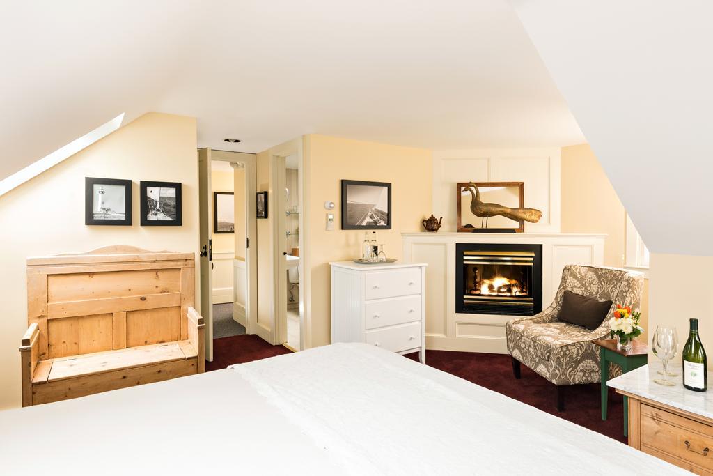 Brass Key Guesthouse Adults Only Provincetown Extérieur photo