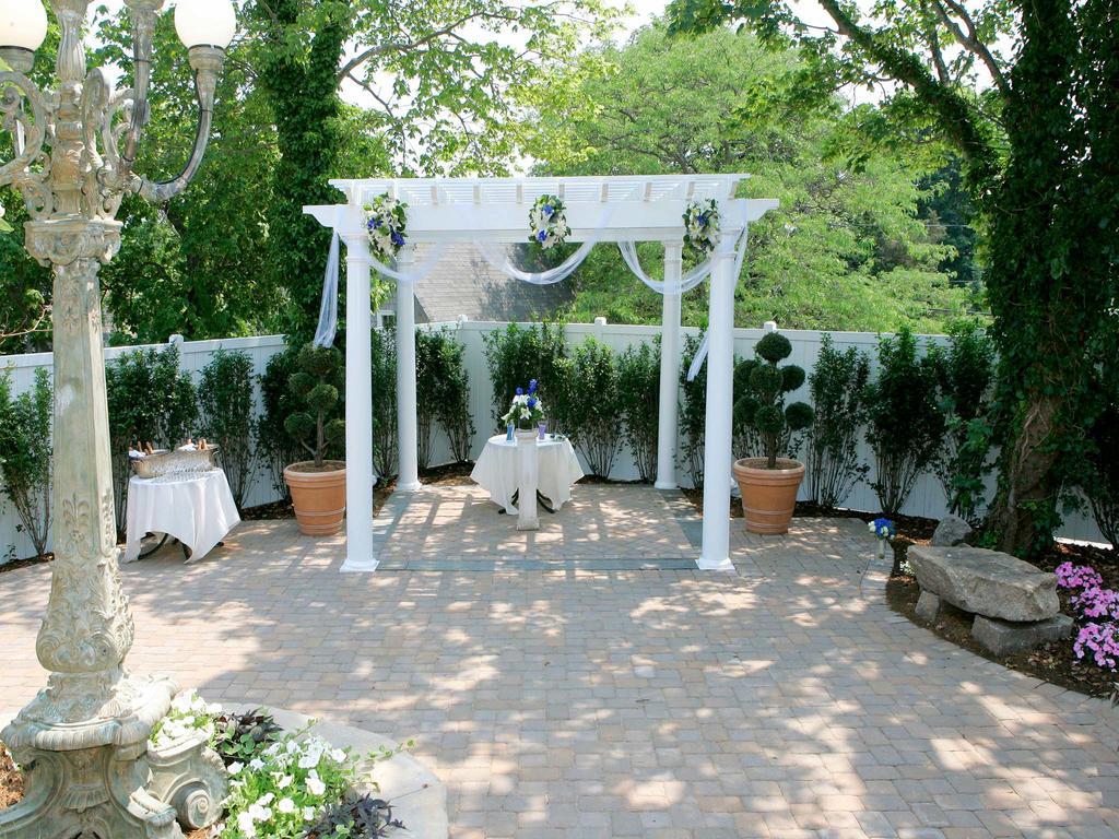 Brass Key Guesthouse Adults Only Provincetown Extérieur photo