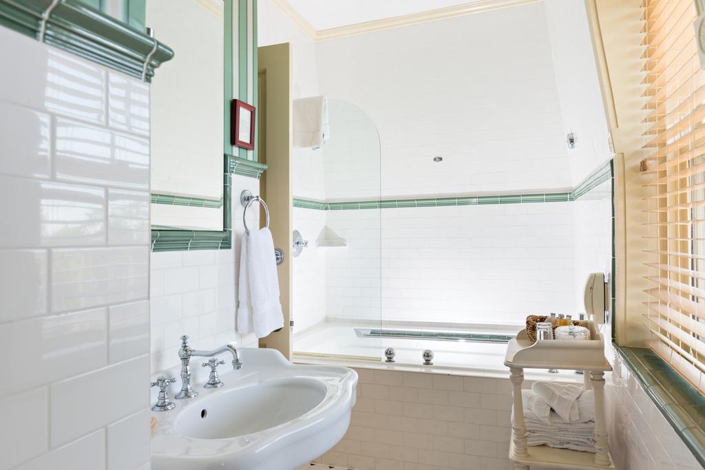 Brass Key Guesthouse Adults Only Provincetown Extérieur photo