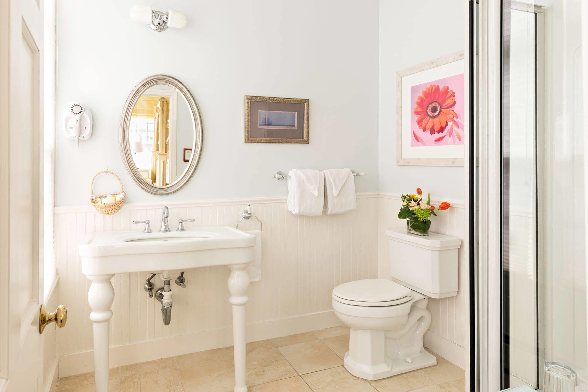 Brass Key Guesthouse Adults Only Provincetown Extérieur photo