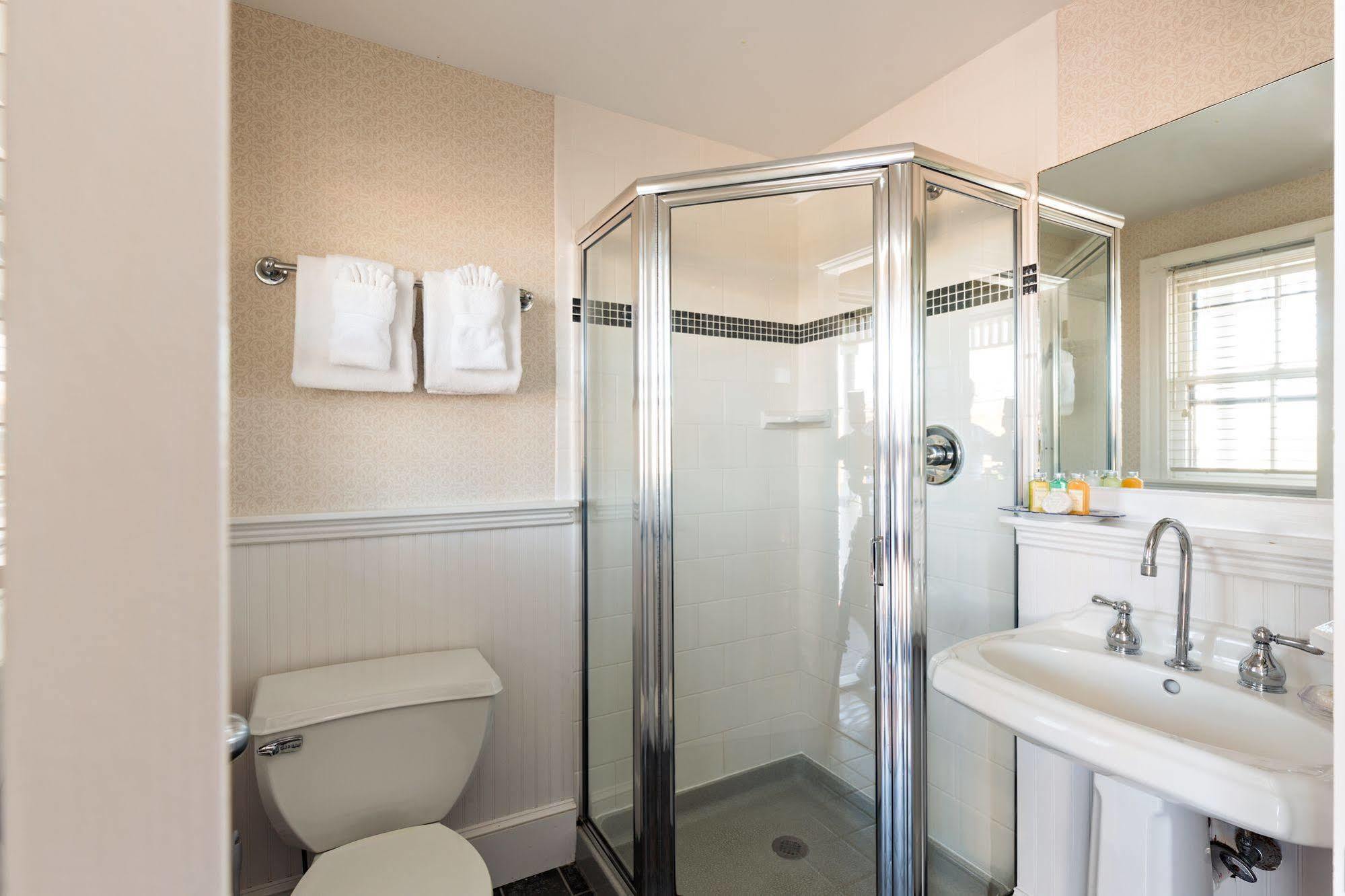 Brass Key Guesthouse Adults Only Provincetown Extérieur photo