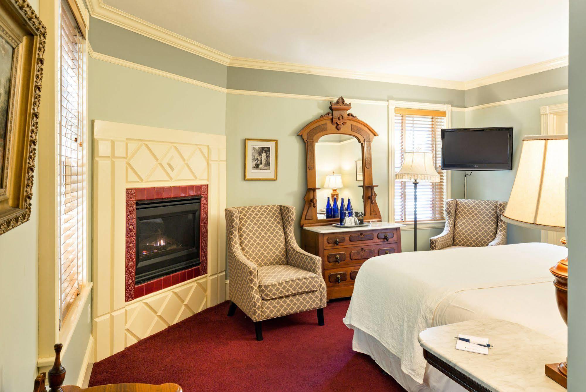 Brass Key Guesthouse Adults Only Provincetown Extérieur photo
