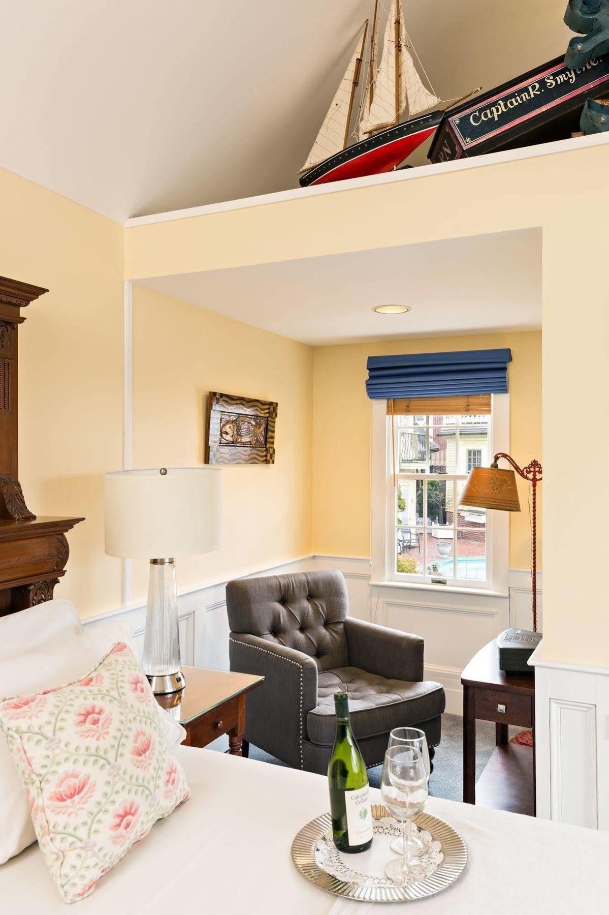Brass Key Guesthouse Adults Only Provincetown Extérieur photo