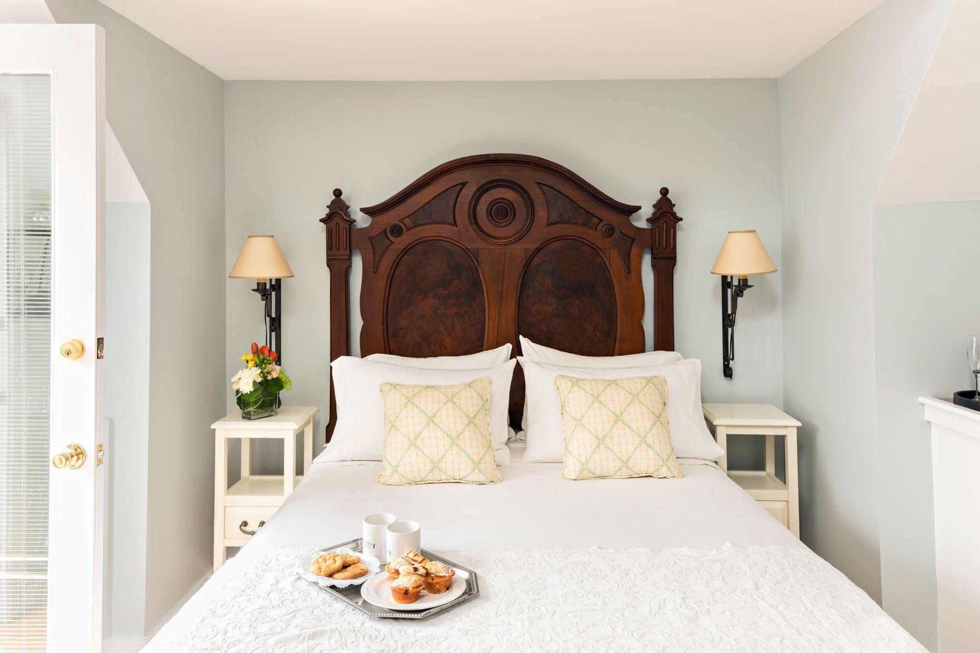 Brass Key Guesthouse Adults Only Provincetown Extérieur photo