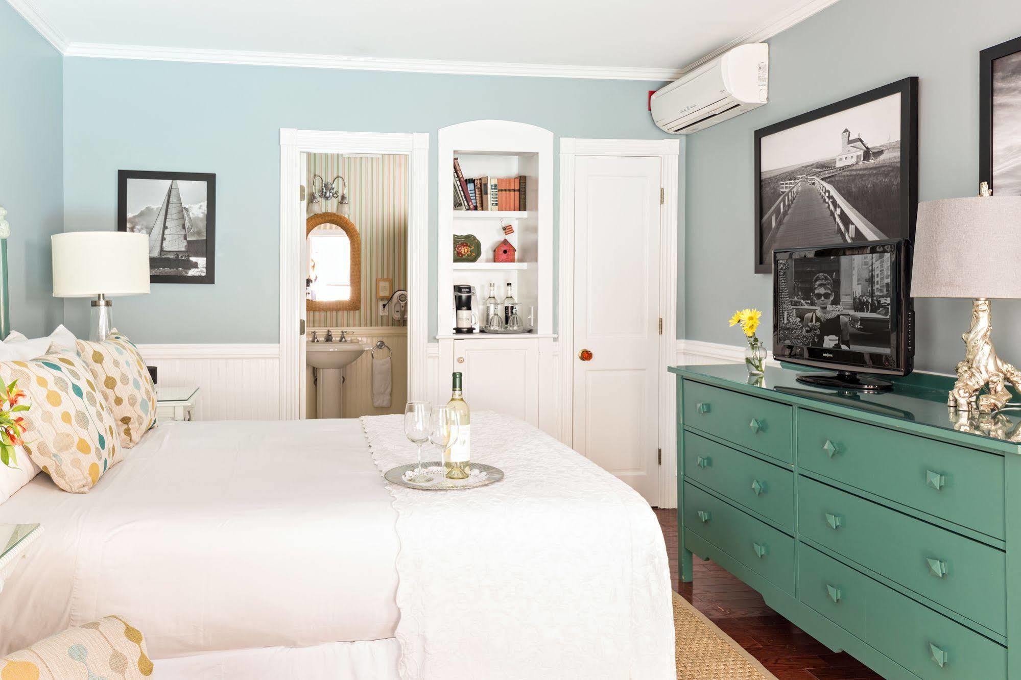 Brass Key Guesthouse Adults Only Provincetown Extérieur photo